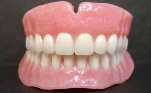 Види зубних протезів