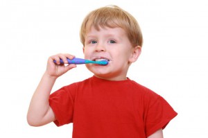 Полезные советы по чистке детских зубов