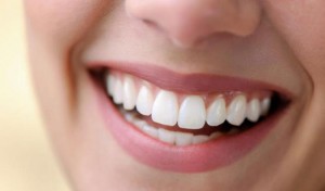 Показания к отбеливанию зубов