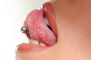 Опух язык после прокола